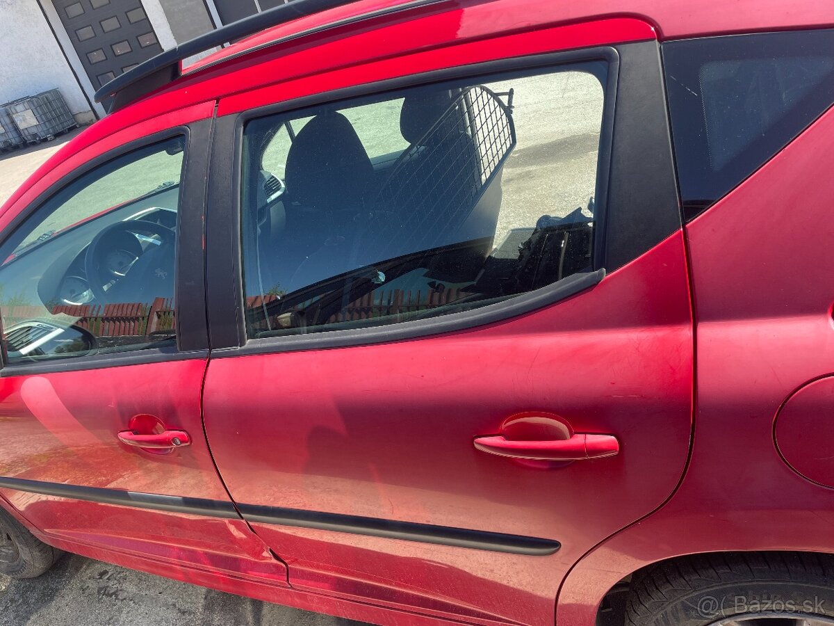 rozpredam peugeot 207 1,4i - 8