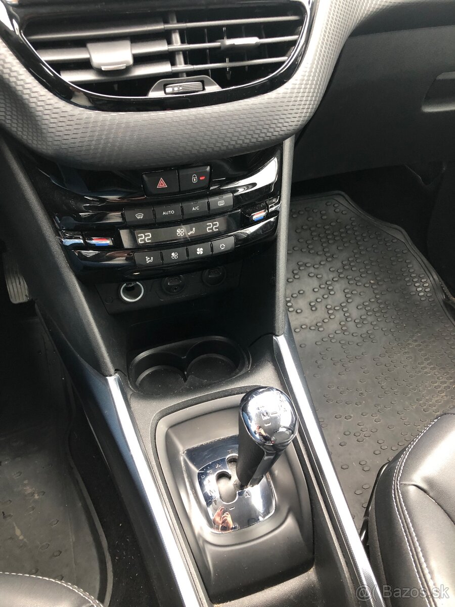 Peugeot 2008/ Automat - 8