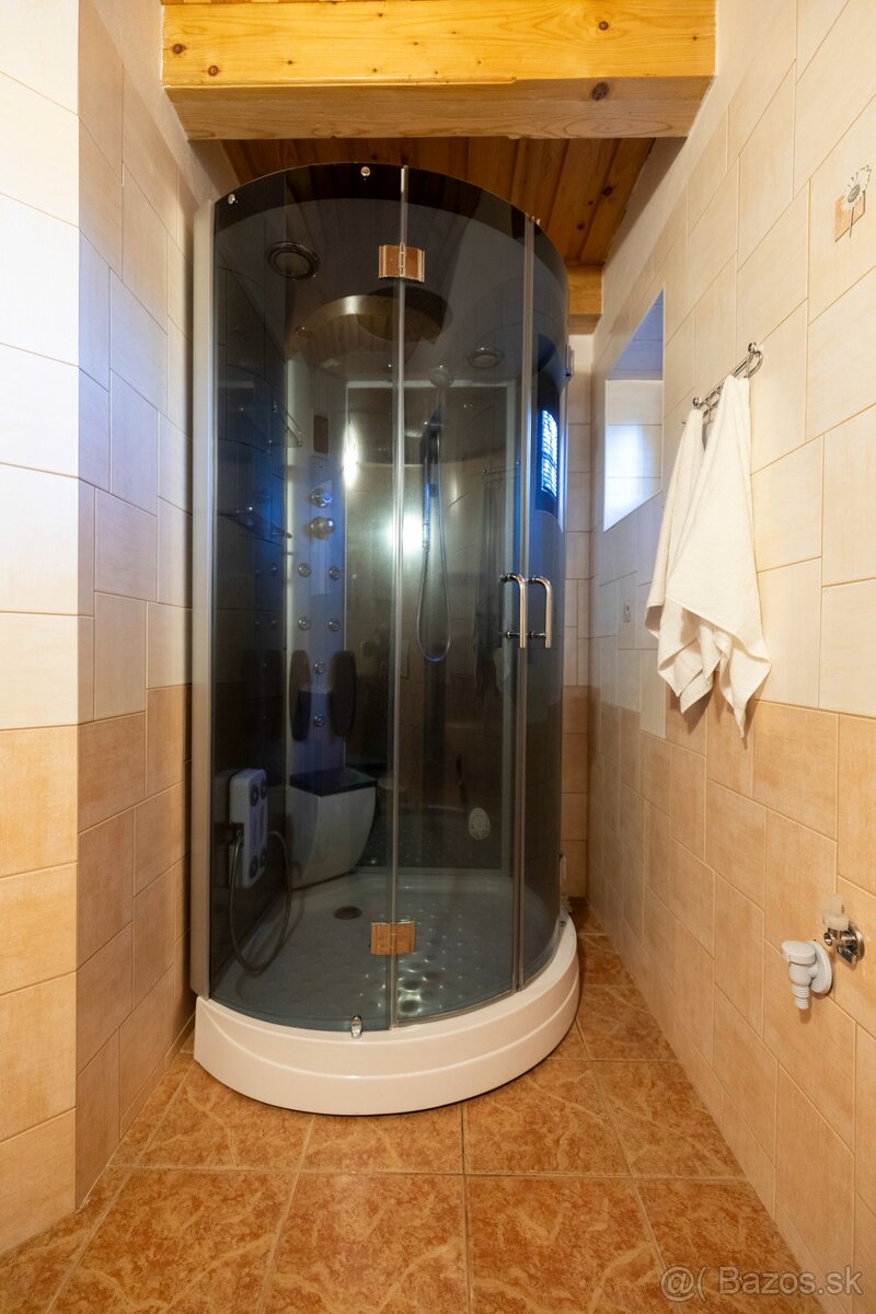 3-poschodová chata vo Zvolene na Západe, celoročná - 8