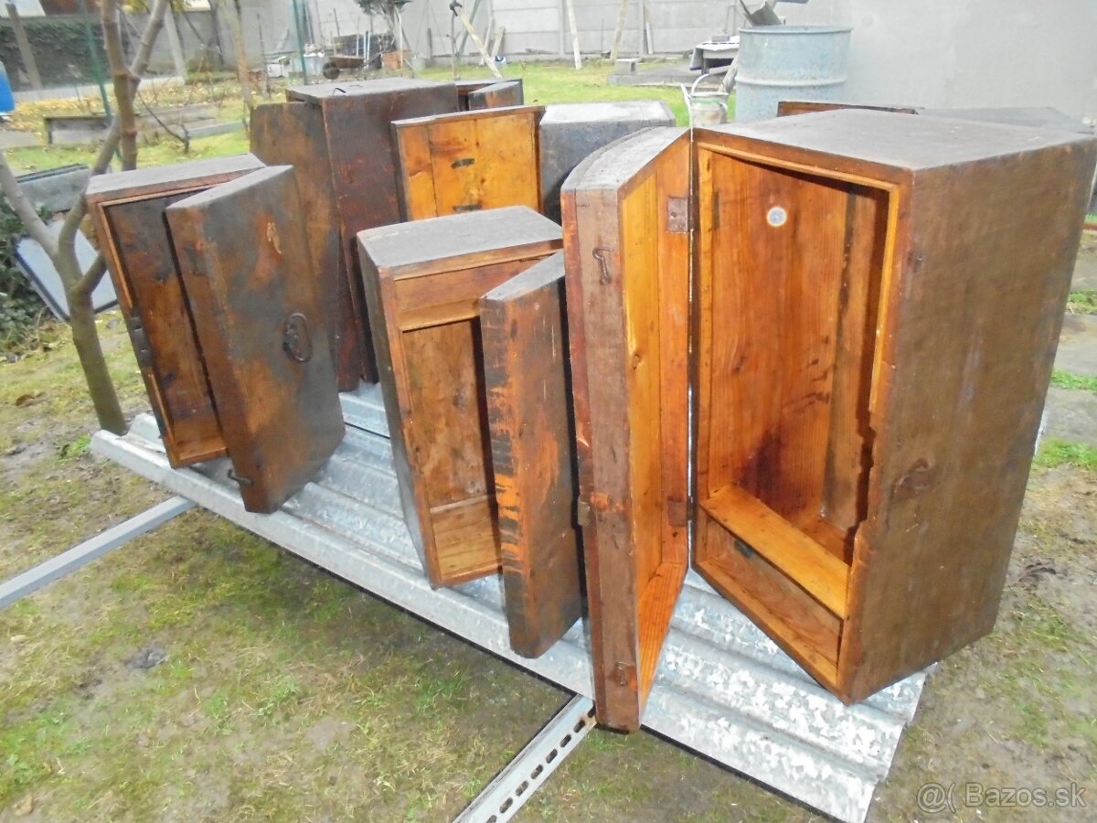 Predám rádio, súdok, kufríky - 8