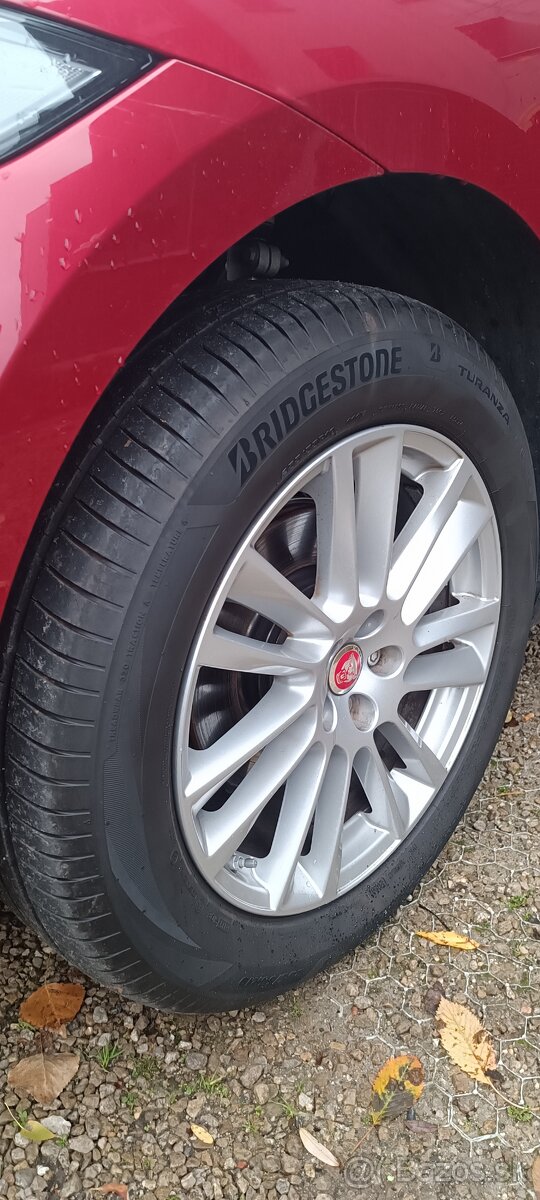 Jaguar F-PACE 2,0D 132kW 4x4 - 8