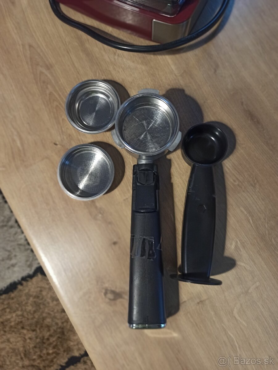 Klarstein Gusto Classico pákový kávovar
- 8