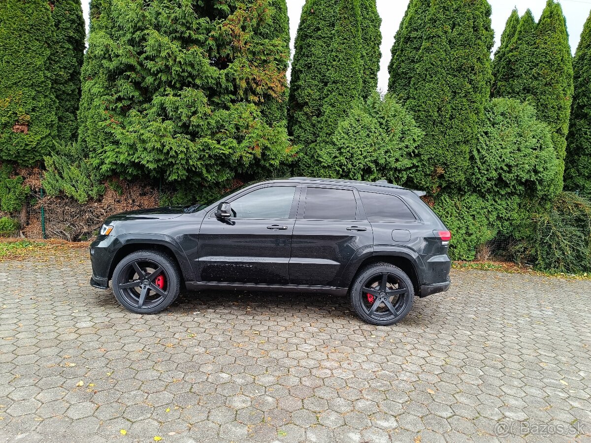 Jeep Grand Cherokee - 8