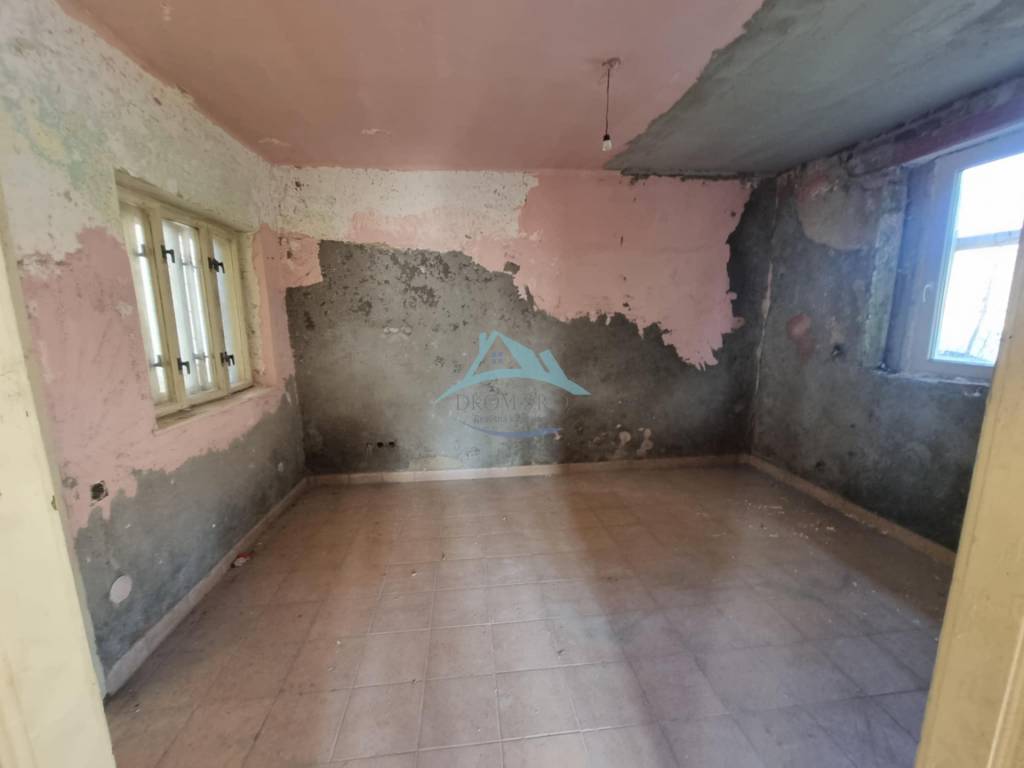 ZNÍŽENÁ CENA Rodinný dom Ipeľské Predmostie - 8