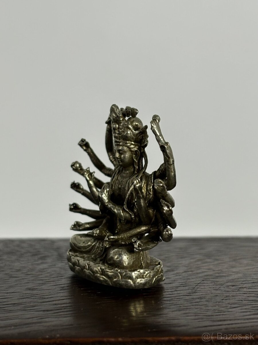 4 starožitné Tibetské bronzové sošky na originálnom drevenom - 8