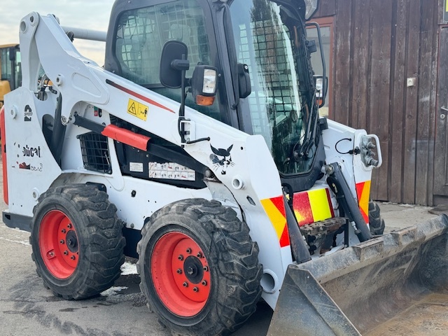 Smykový kolový nakladač Bobcat S530 - 8