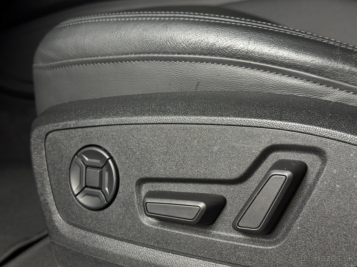 Audi e-tron 55 300KW S-Line Panorama - 8