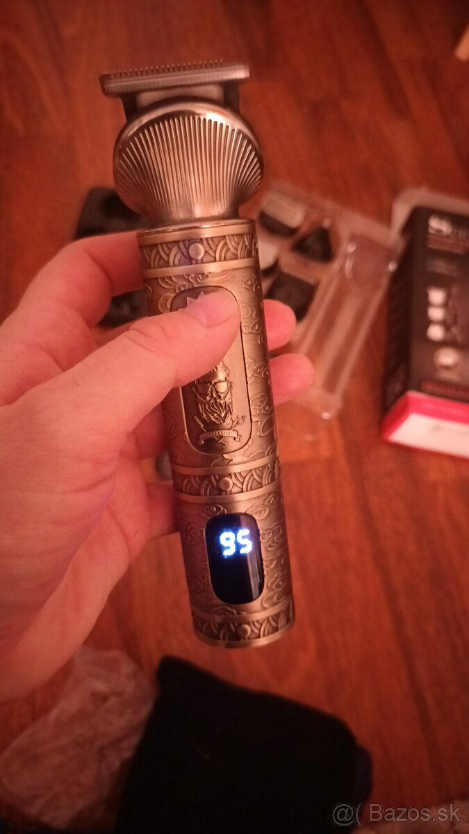 Strojček na vlasy - 8