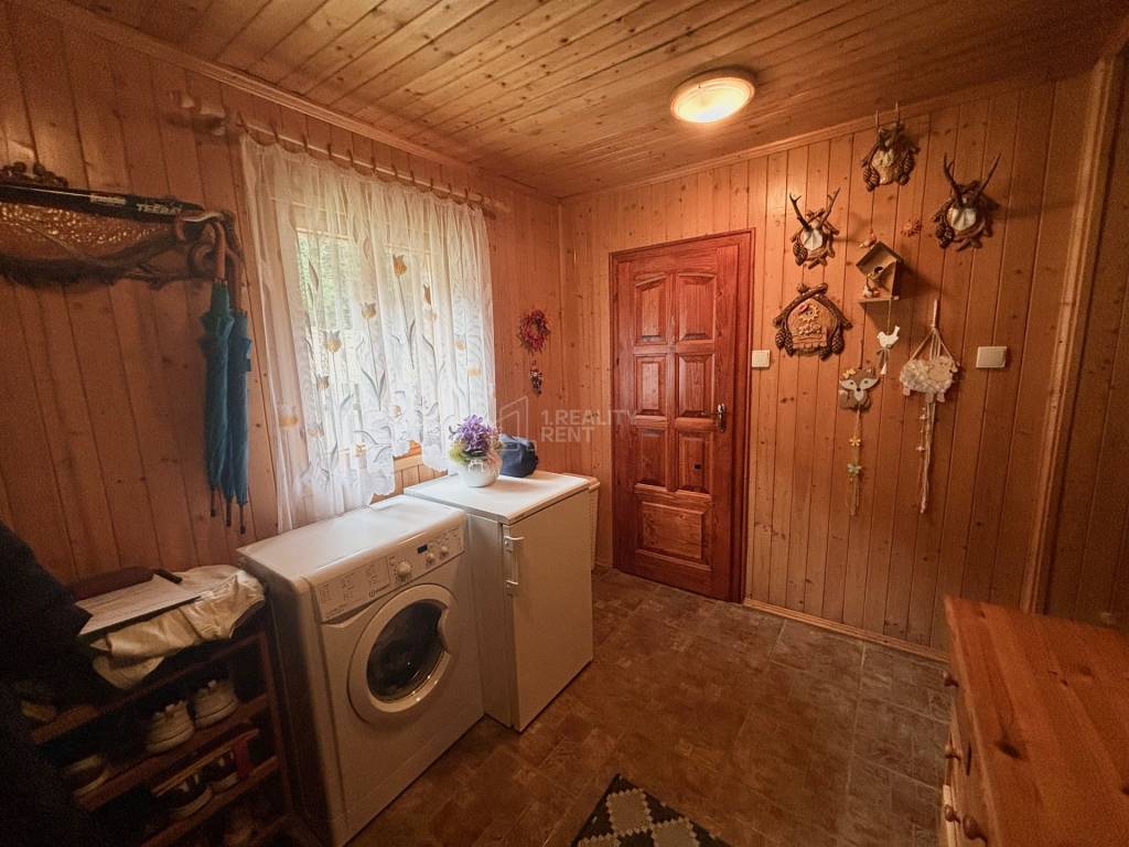 Predaj tradičnej chalupy v pokojnom prostredí na lazoch vo V - 8