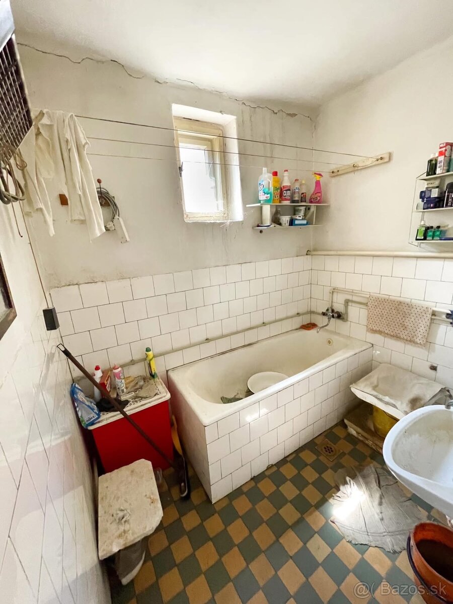 Na predaj RD v obci Nána - 8