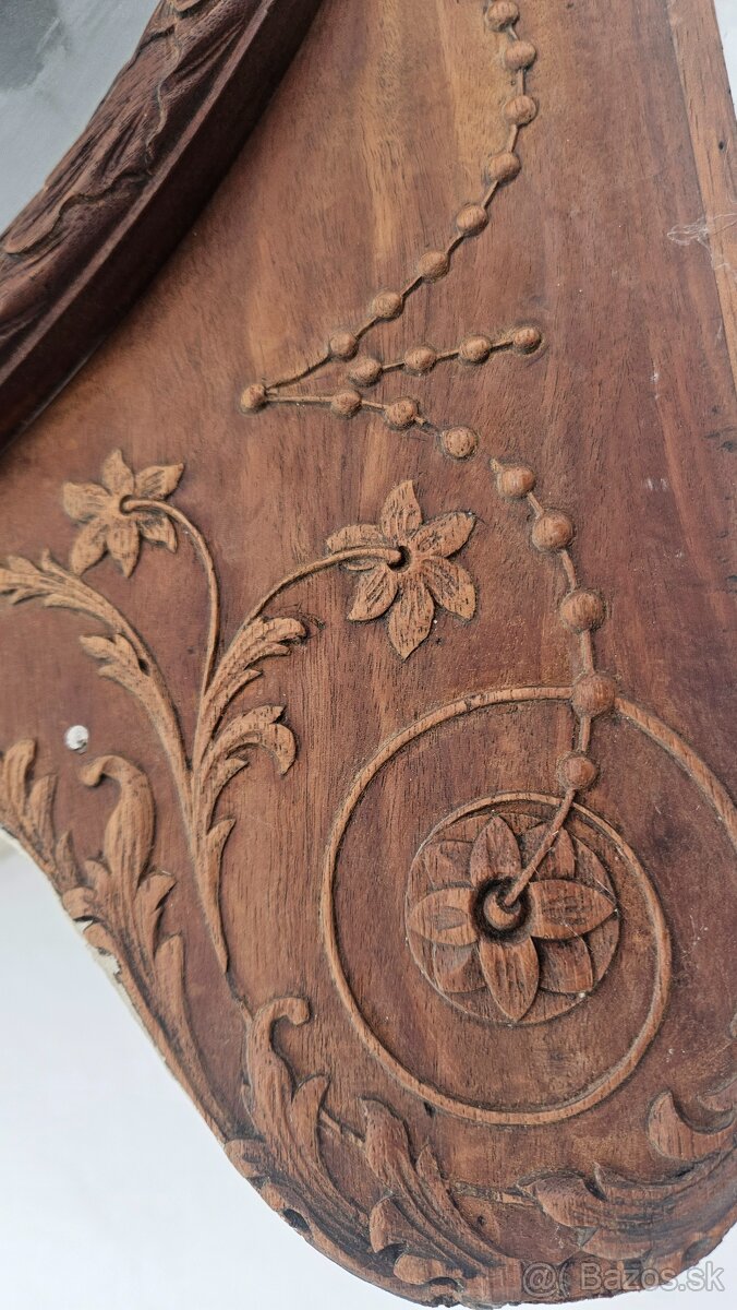 Skrinka na sochu,Nika - 8