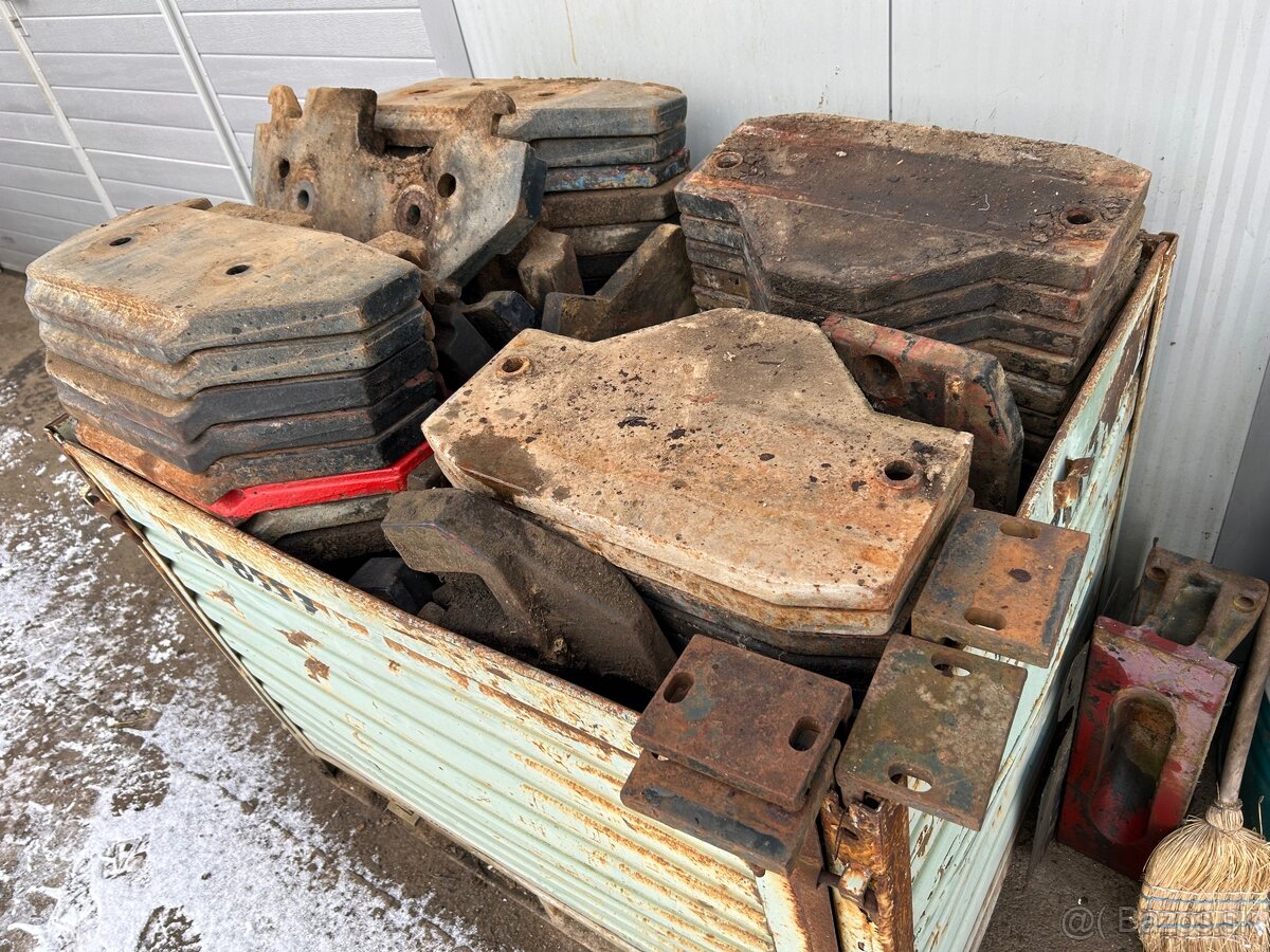 Predám predné závažia na Zetor crystal - 8