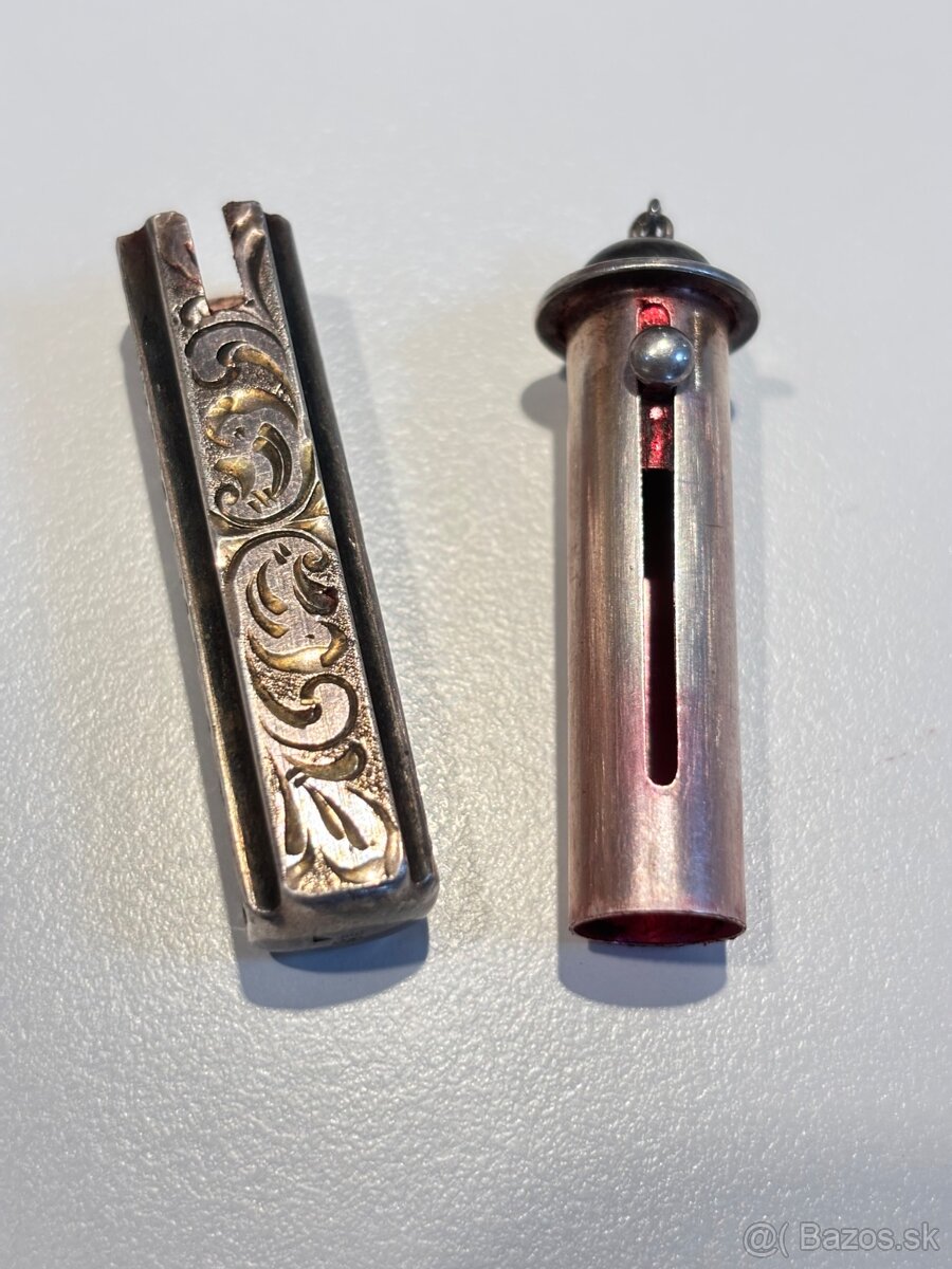 Starožitný gravírovaný strieborný rúž - 8