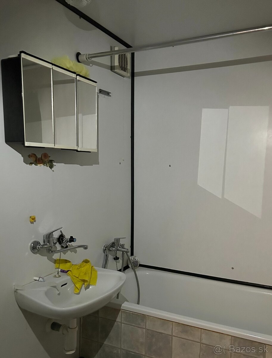 RFReality 1izbový v Sásovej s lóggiou - 8