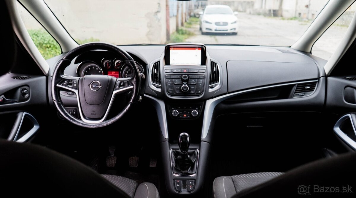 Opel Zafira Tourer 1.4 Benzín + LPG - 8