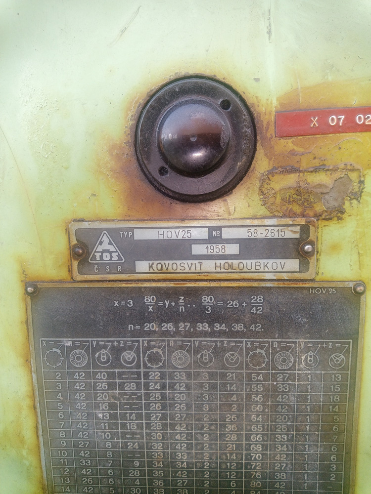 obrážačka zvislá TOS, typ HOV 25 - 8