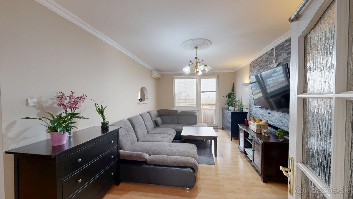 3 izb byt v Galante Revolučna stvrt centrum . - 8