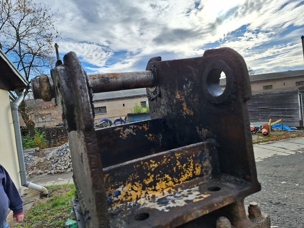 Kladivo Montabert 900 - 8