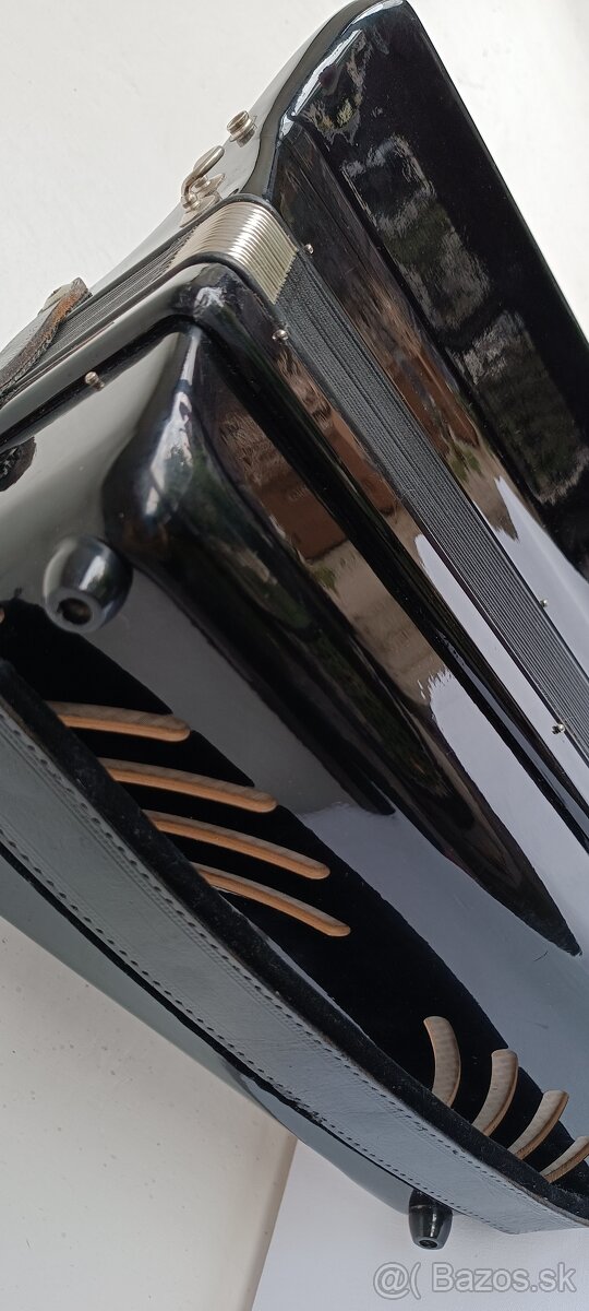 Akordeón Weltmeister CapriceN 80 basový - 8