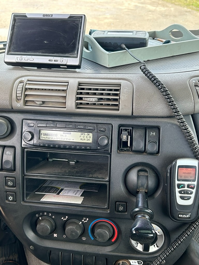 Ramenovy nosič kontajnerov DAF . - 8