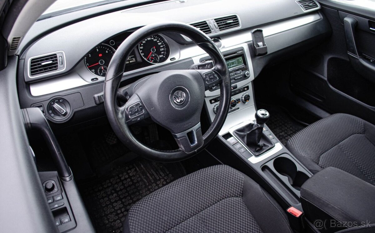 Volkswagen Passat B7 1.6 TDI Sedan - 8