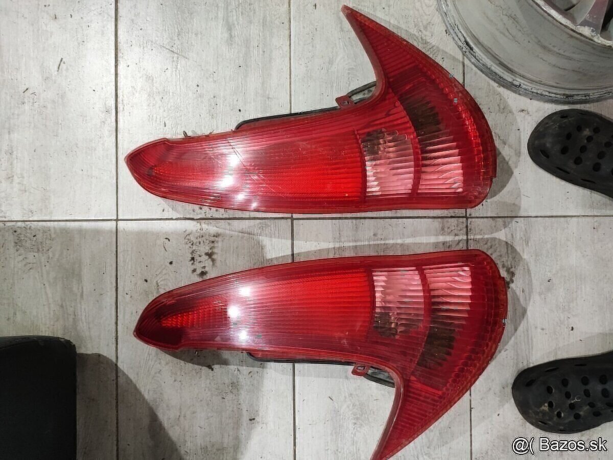 Predam motorovu poistkovu skrinku na peugeot 206 1.4 55kw - 8