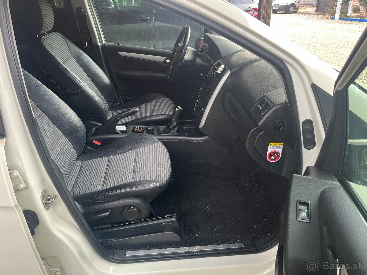 Mercedes-Benz A trieda 200 CDI Avantgarde - 8