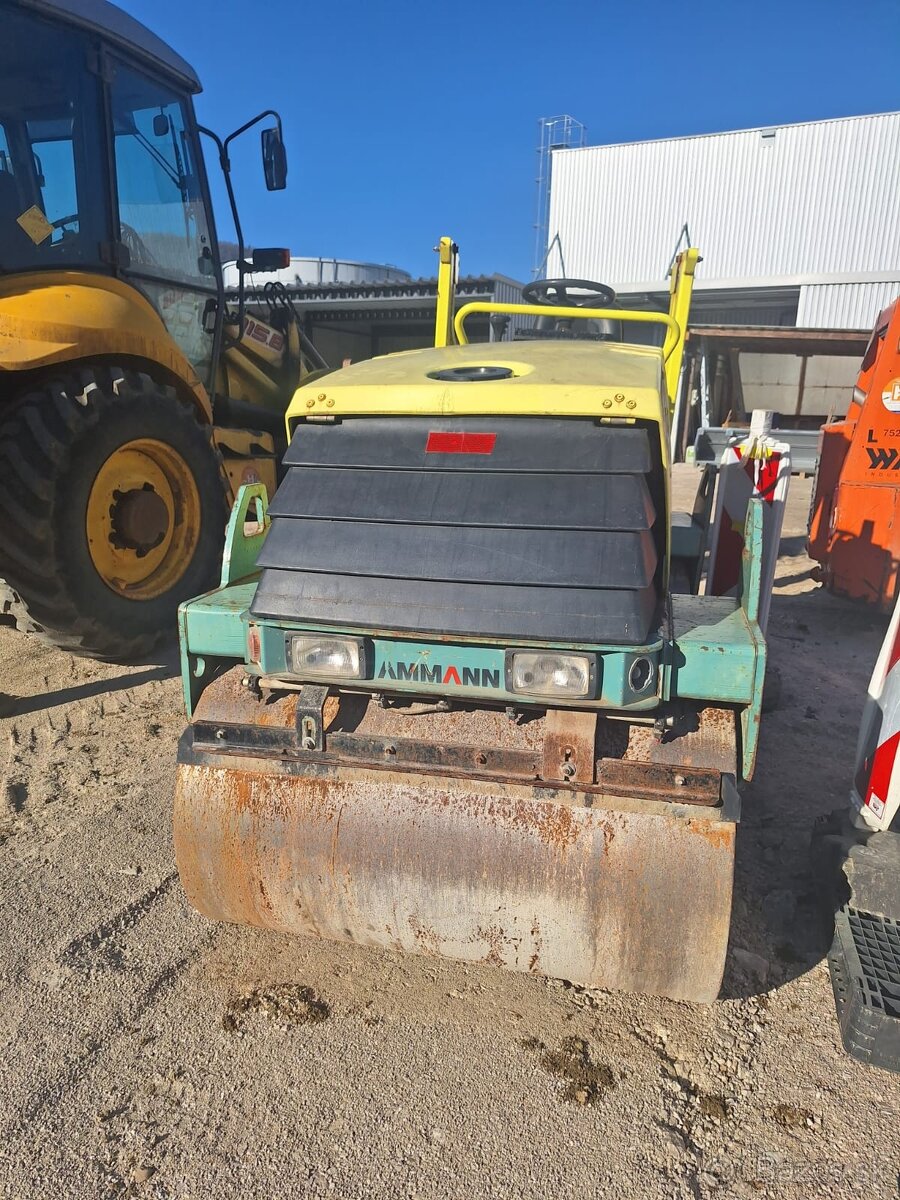 Vibračný cestný valec - 8