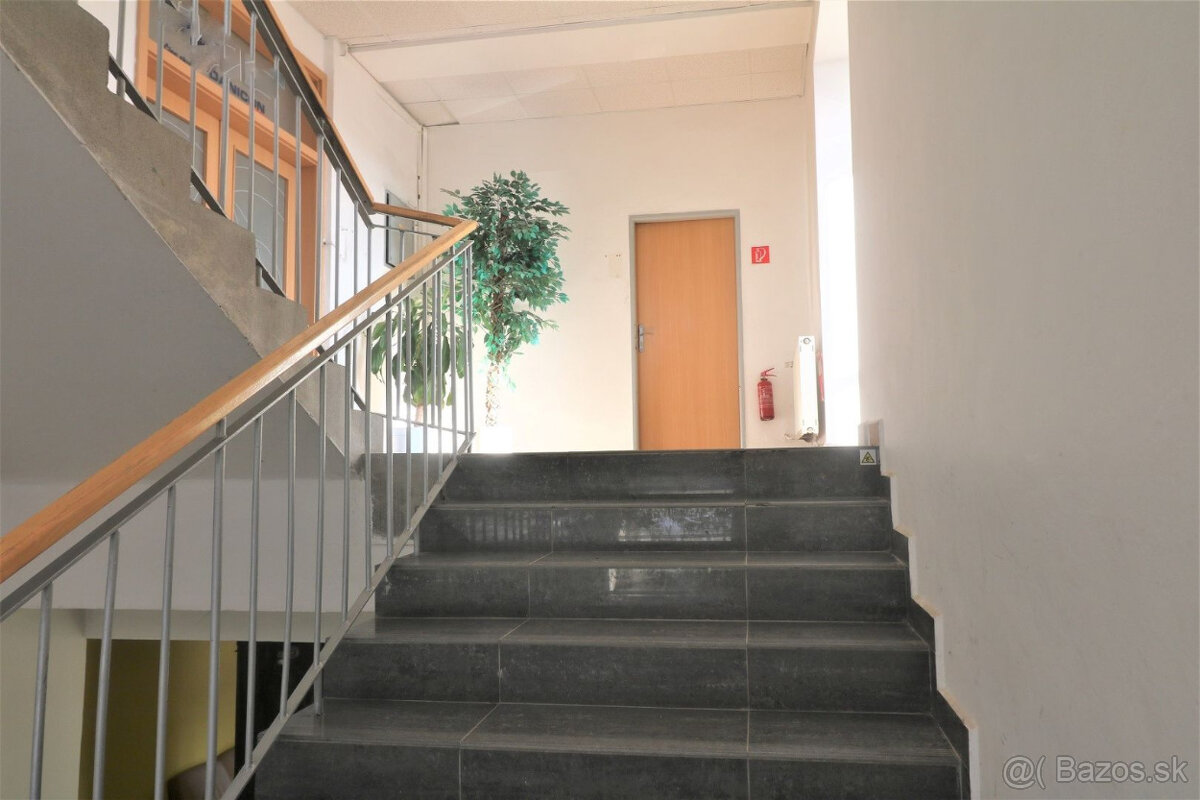 Prenájom kancelárie 18,4 m2 ul. Bytčická - 8