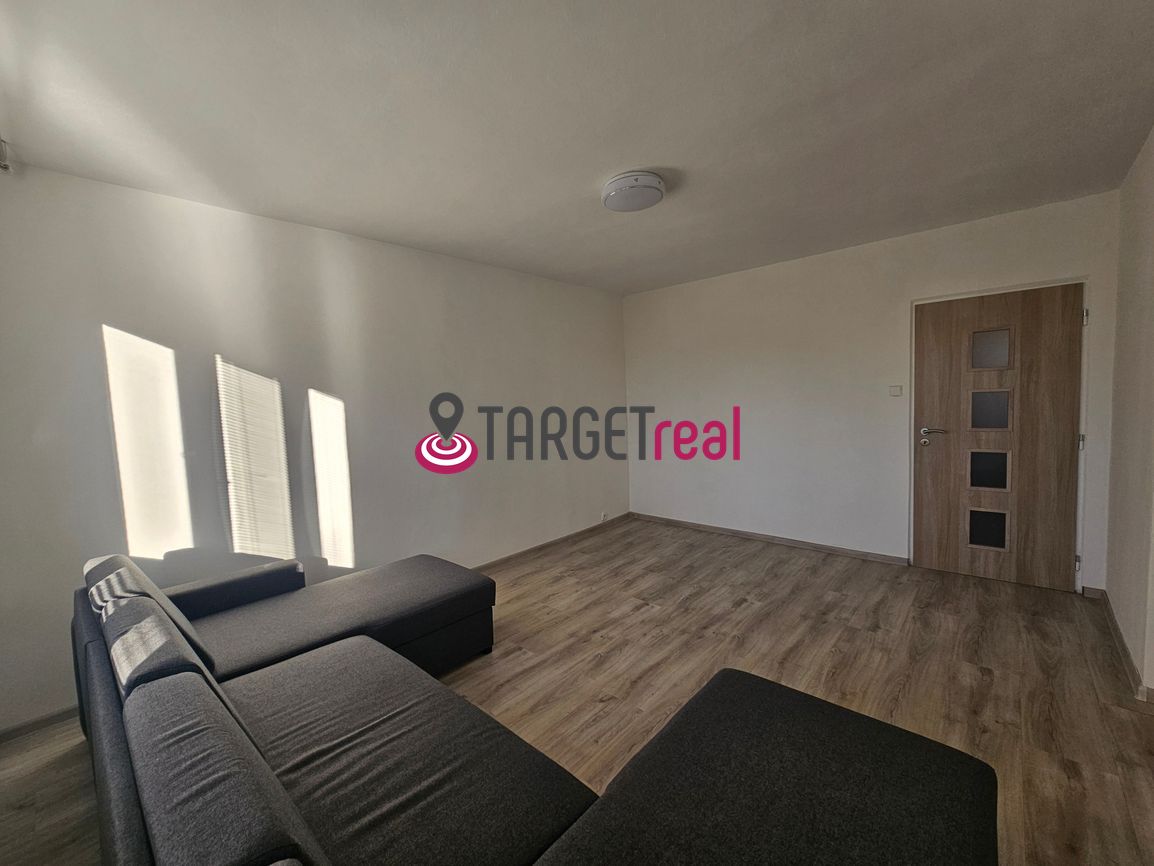 Ponúkame na dlhodobý prenájom 3-izbový zariadený byt s loggi - 8