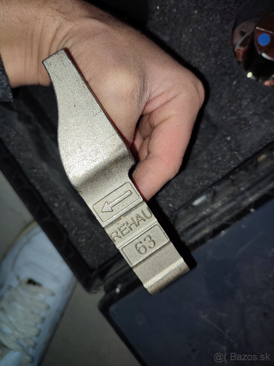 REHAU RAUTOOL A5 – Aku lisovacia sada - 8