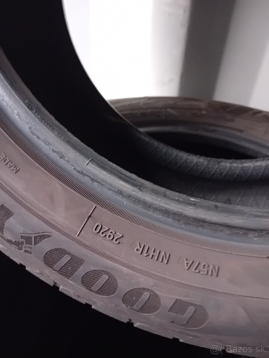 235/55R17 zimné pneumatiky Goodyear - 8