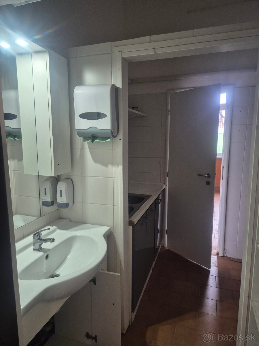 Prenájom obchodných priestorov blízsko centra PREŠOV - 8