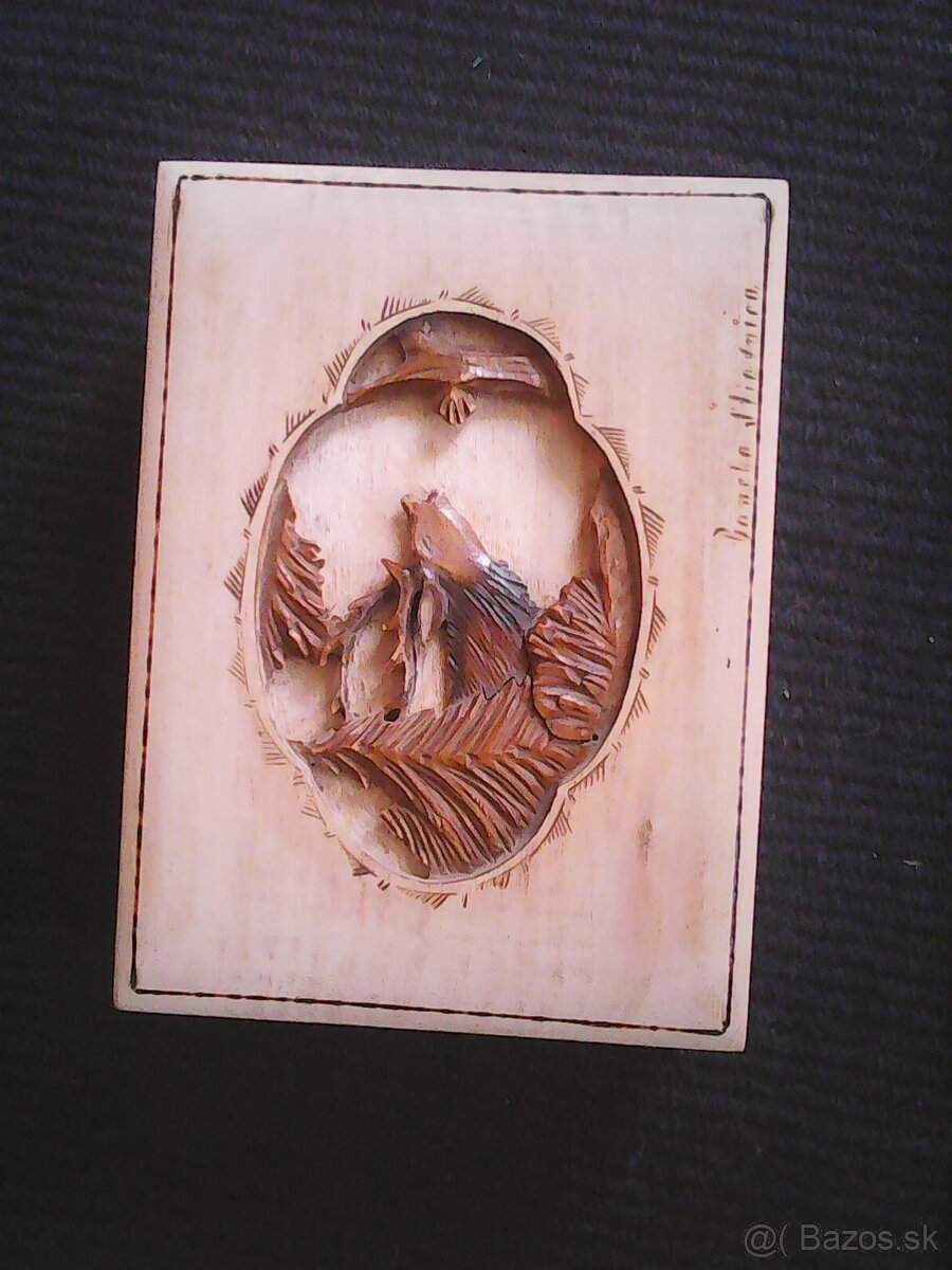 doza drevena zdobena- jelen - 8