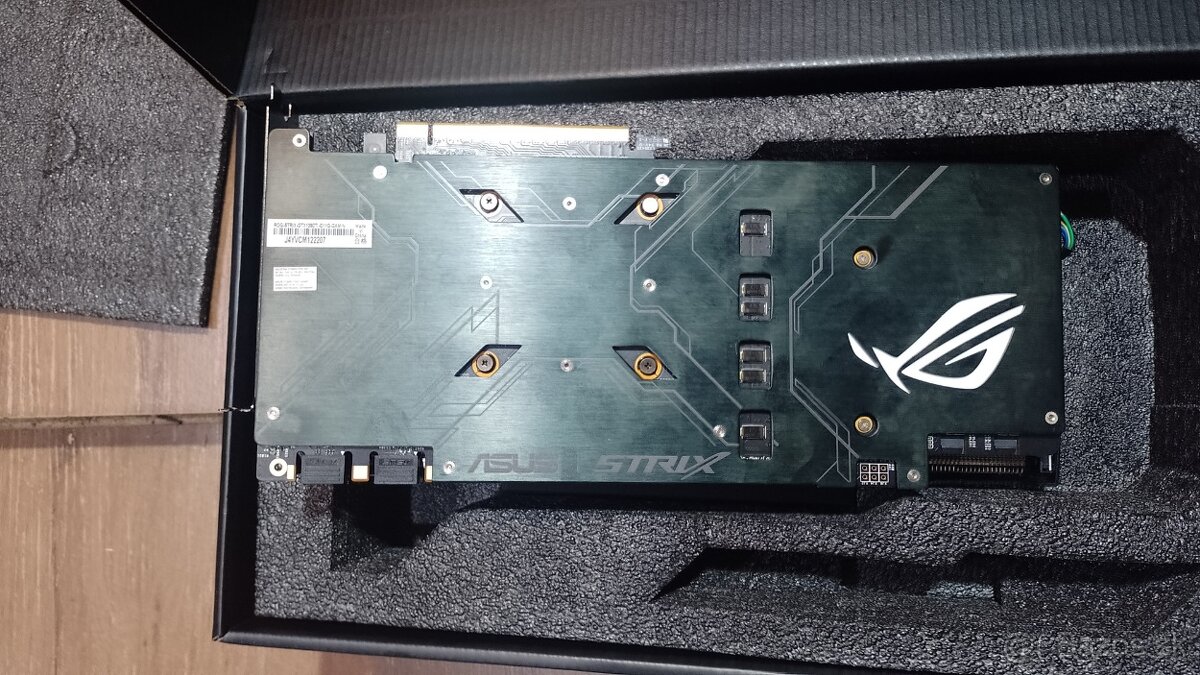ASUS ROG Strix GTX 1080 Ti 11GB – technický stav výborný - 8