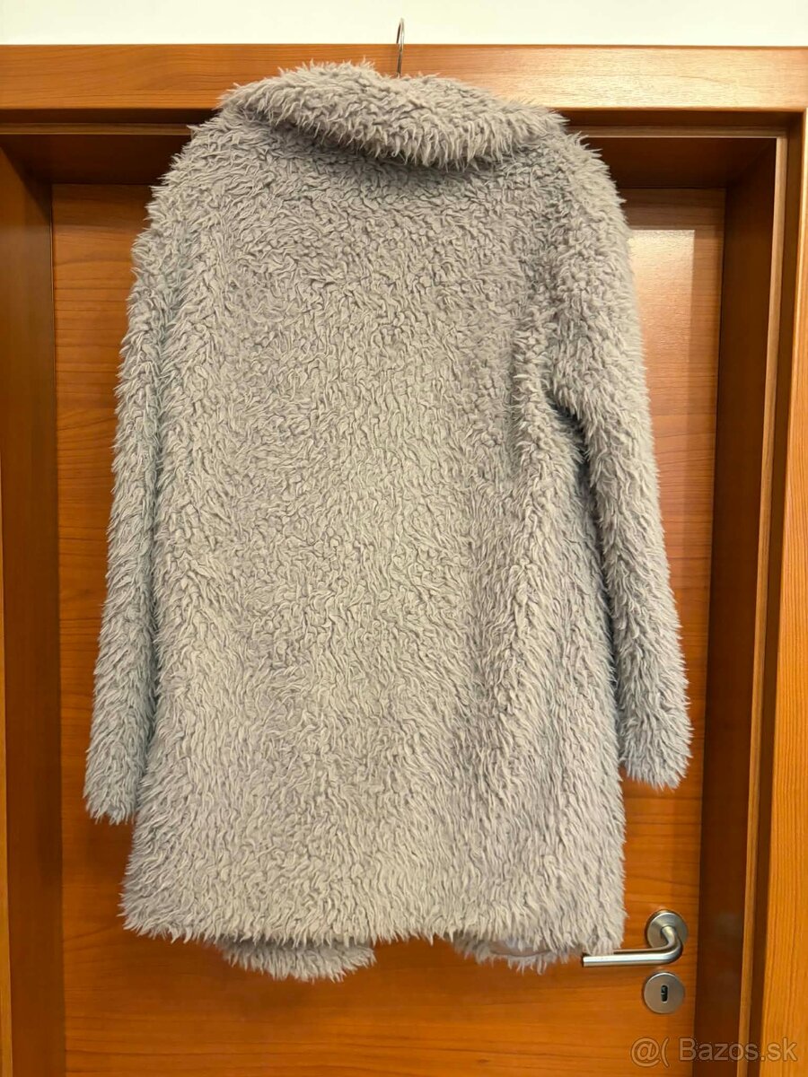 Šedý huňatý kabátik - 8
