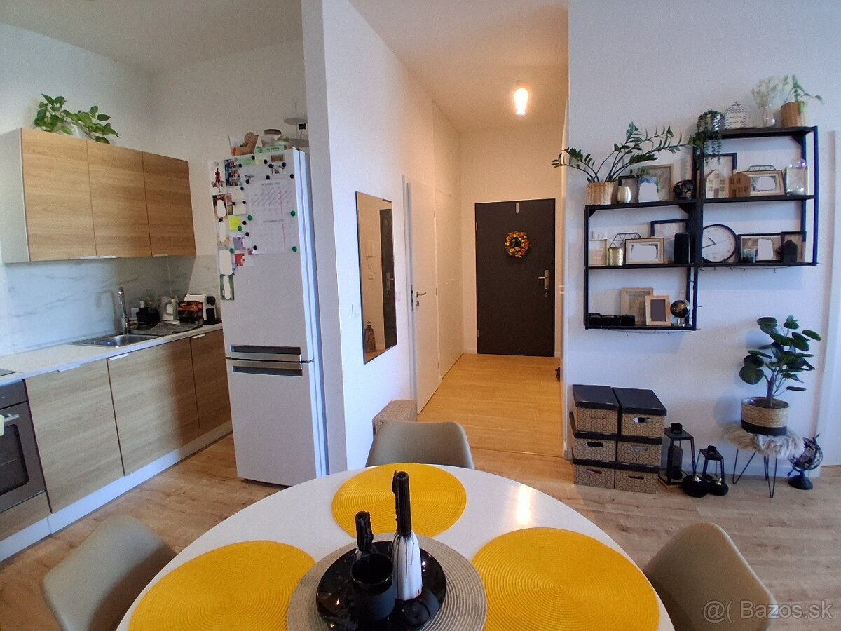 2i byt voľný na prenájom v Novom Hlohovci - 8