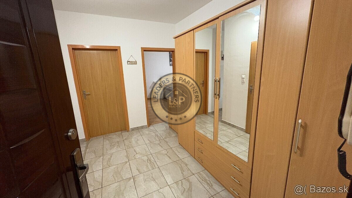 Veľký 2 izbový zariadený byt Bizetova - 8