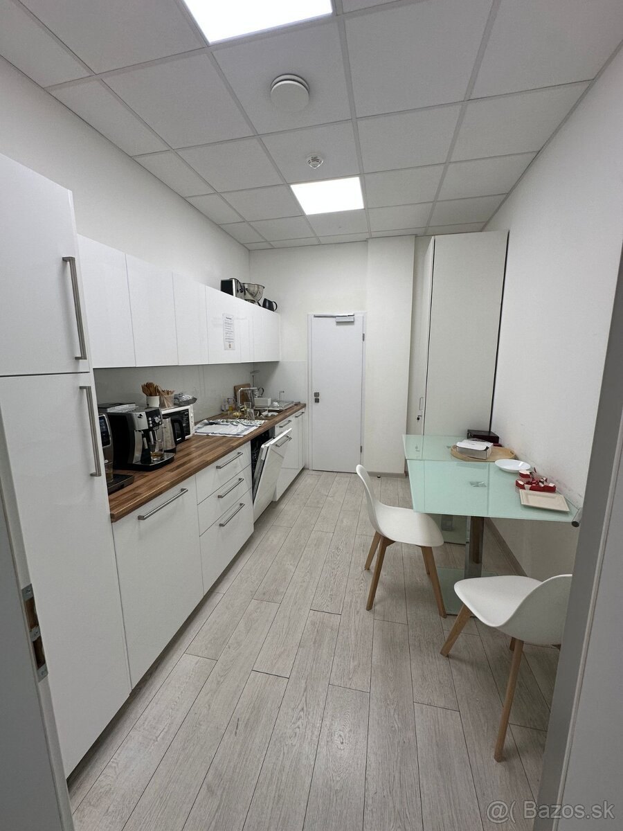 Kancelárske/obchodné priestory Bratislava - 213 m2 - 8