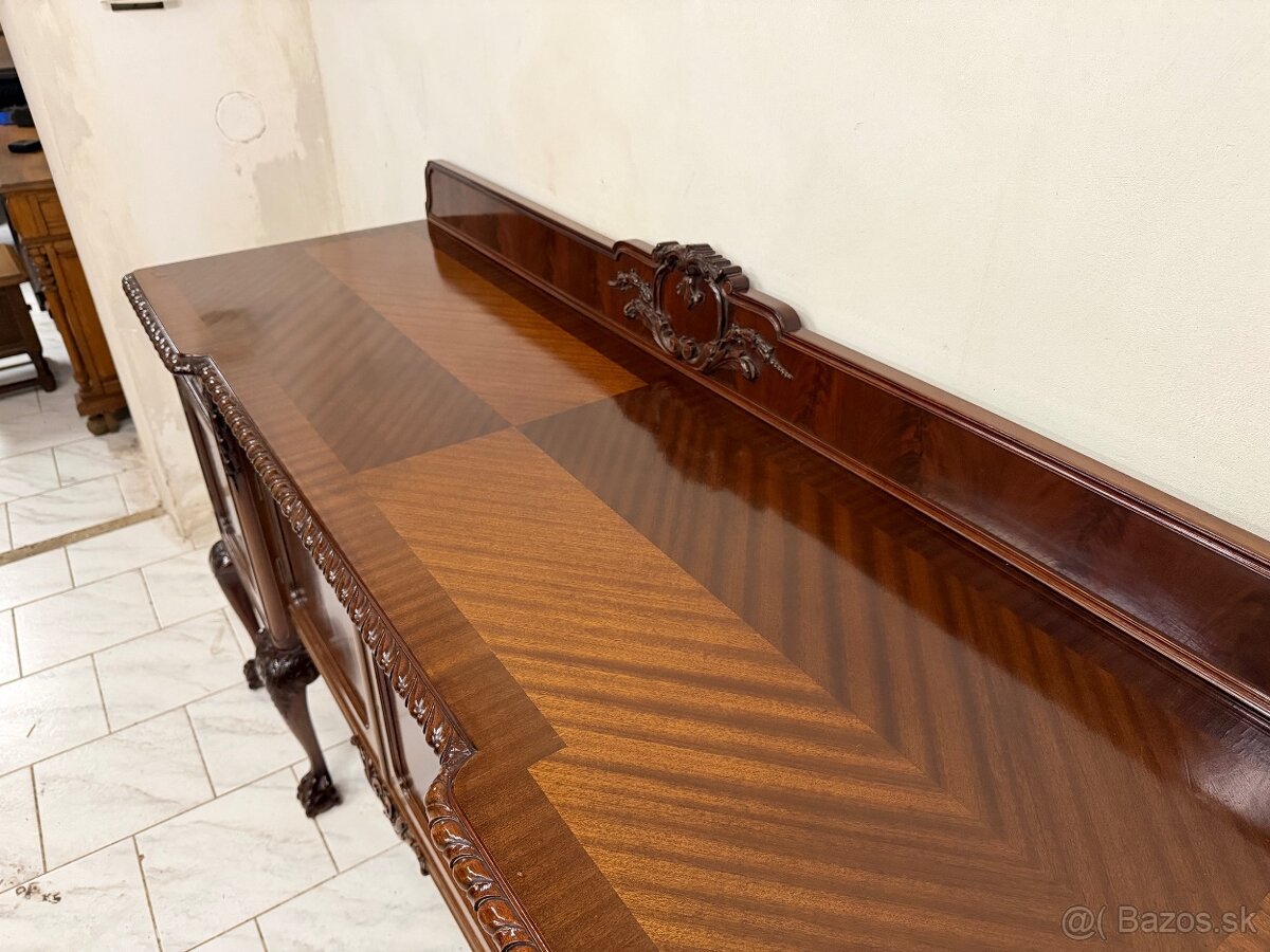 Starožitný bufet Chippendale - 8