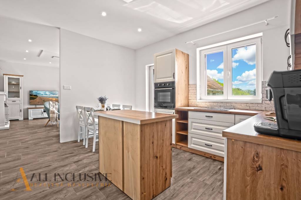 ALL INCLUSIVE | NA PREDAJ 3-IZBOVÝ RODINNÝ DOM V OBCI BALOŇ - 8