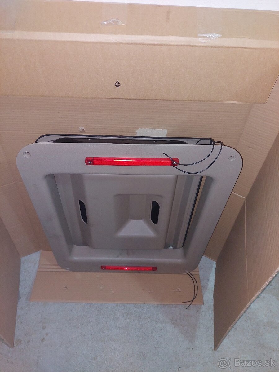 STREŠNÉ OKNO SCANIA - 8