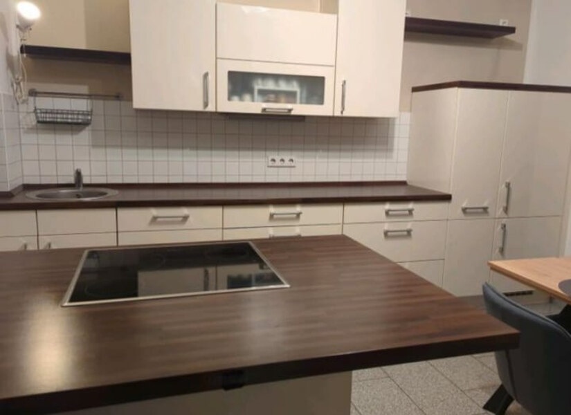 Krémová lesklá linka Nobilia se spotřebiči,5855 - 8