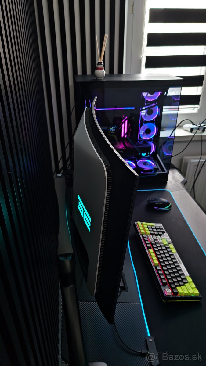 Monitor – Dell Alienware AW3225QF - 4K 240Hz - 0.03ms /10bit - 8