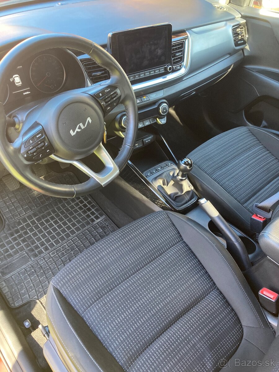 KIA STONIC - 8