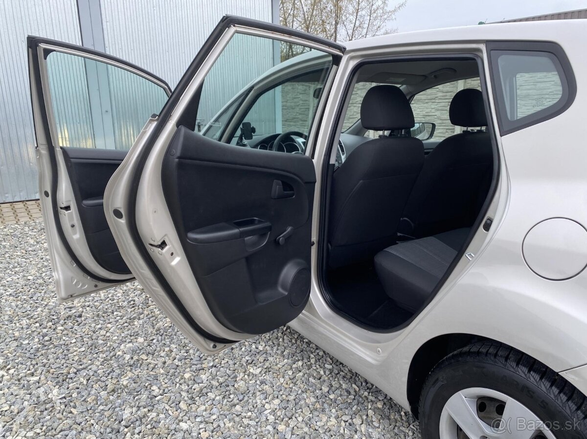 Kia Venga 1.4i 16v 90PS KLIMA SERVIS - 8