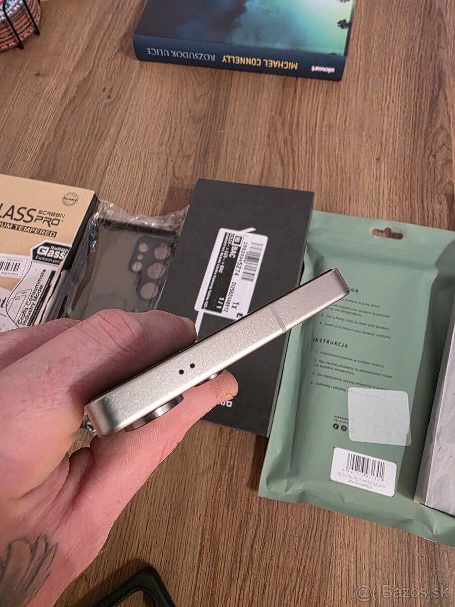 Samsung S25 Ultra 12 / 1TB HDD - 8