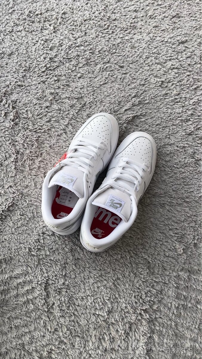 Nike SB Dunk Low Supreme 95 White Metallic Silver - 8
