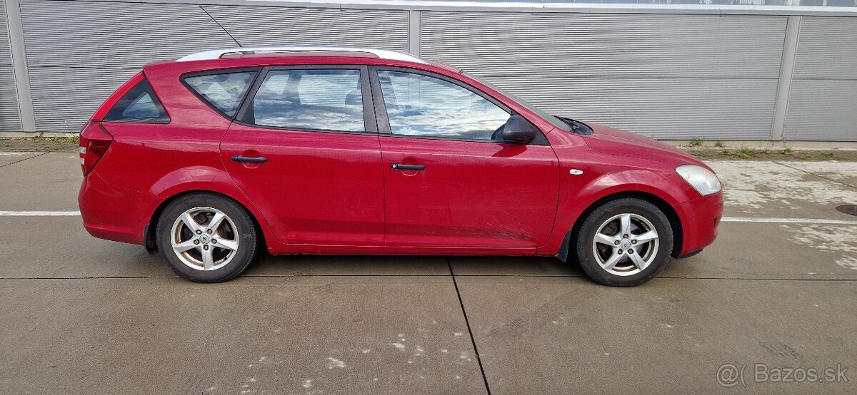 Kia Ceed combi 1.6 crdi 85 kW r.v. 2008 km 350000 - 8