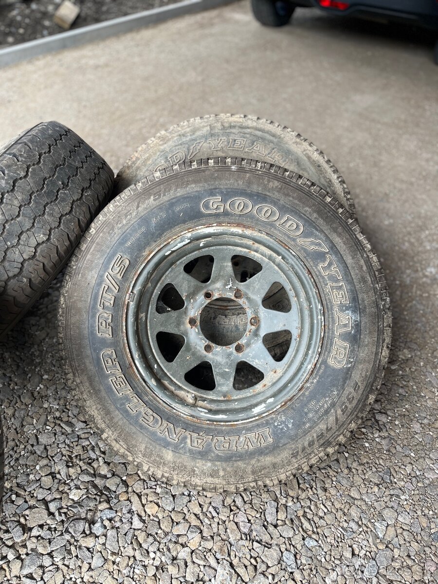 Mangels 6x139,7 R15 - 8